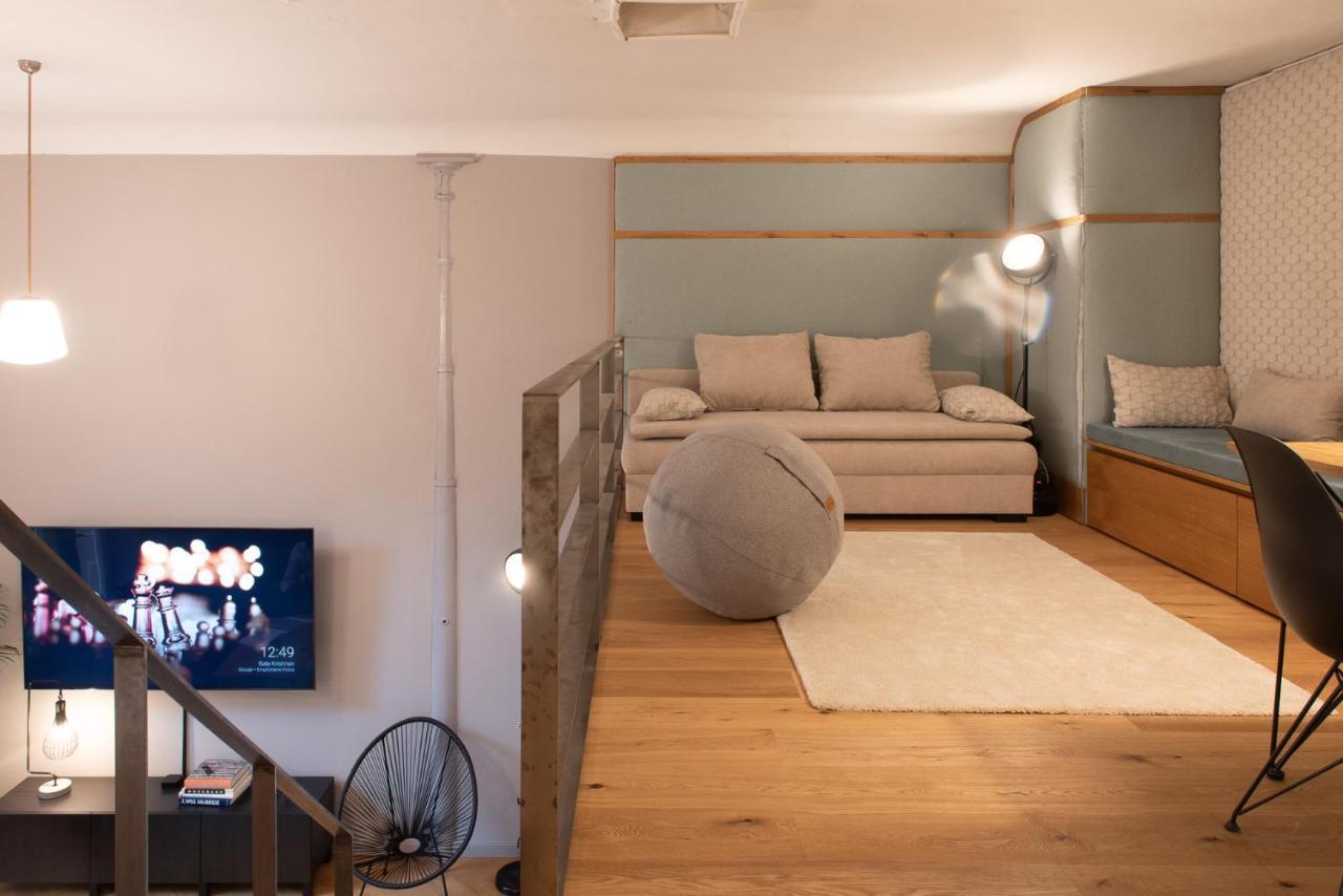 Apartment Design Loft I Saniertes Pferdehaus I 130 Qm I Europapark 20min I 2 Etagen I 2 Baeder I Nespresso I Parkplatz
