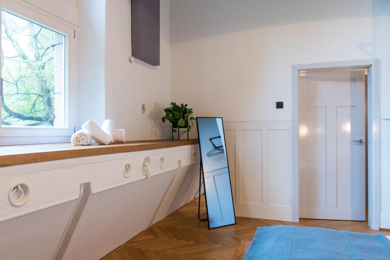 Apartment Design Loft I Saniertes Pferdehaus I 130 Qm I Europapark 20min I 2 Etagen I 2 Baeder I Nespresso I Parkplatz